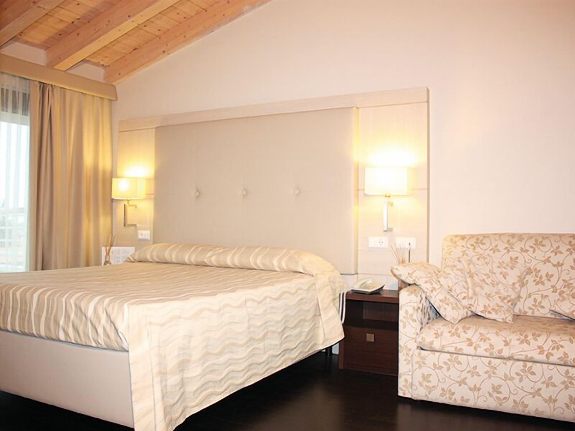 Hotel Porto Azzurro سيرمِيوني المظهر الخارجي الصورة