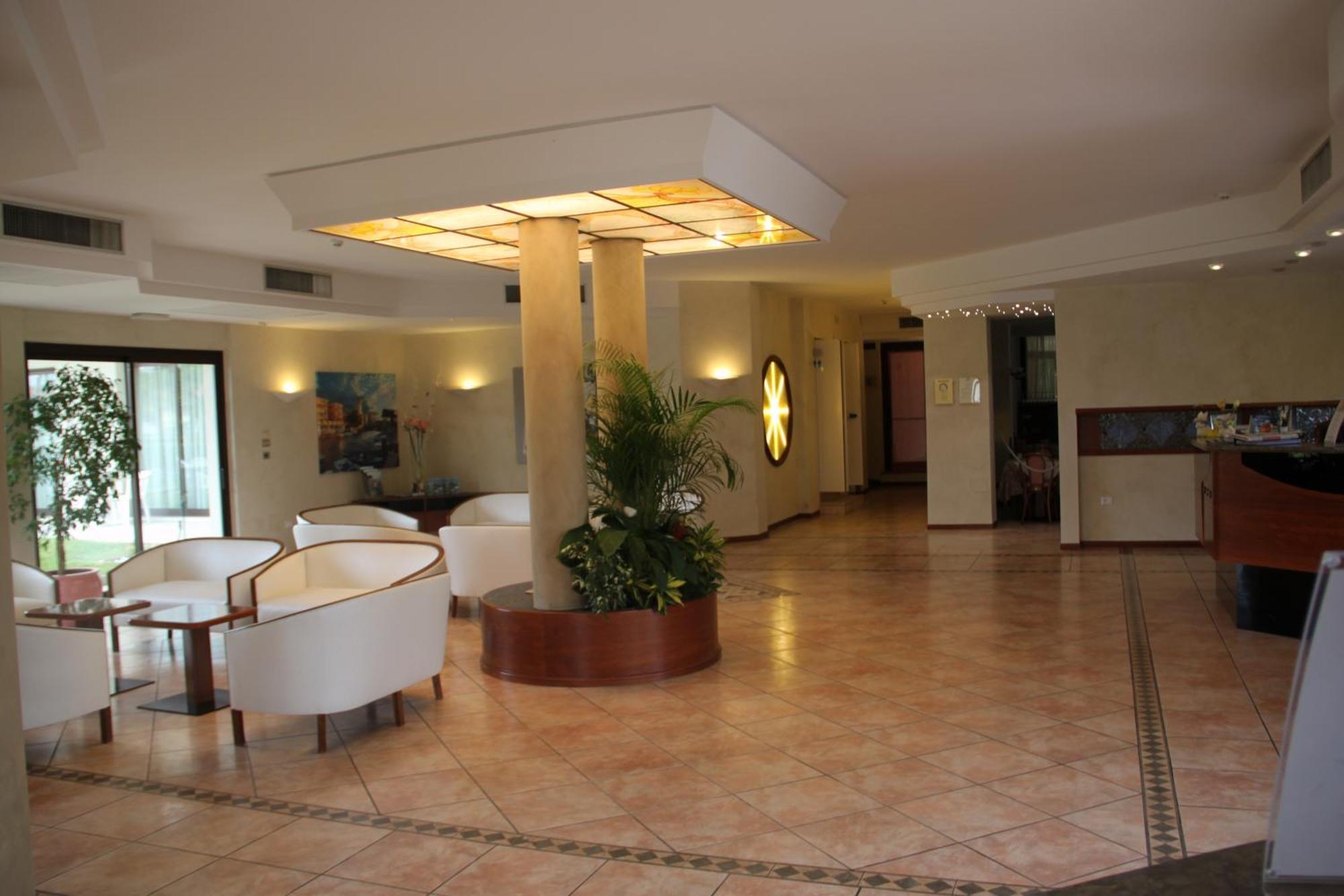 Hotel Porto Azzurro سيرمِيوني المظهر الخارجي الصورة