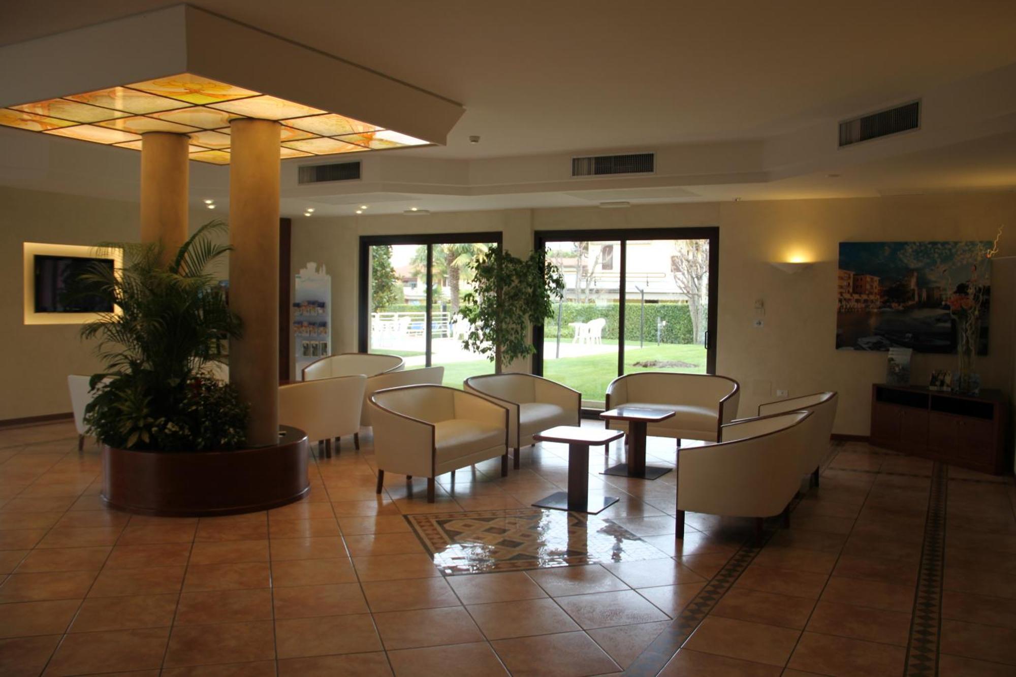 Hotel Porto Azzurro سيرمِيوني المظهر الخارجي الصورة