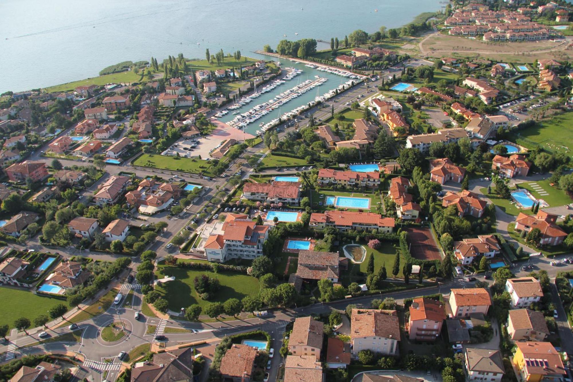 Hotel Porto Azzurro سيرمِيوني المظهر الخارجي الصورة