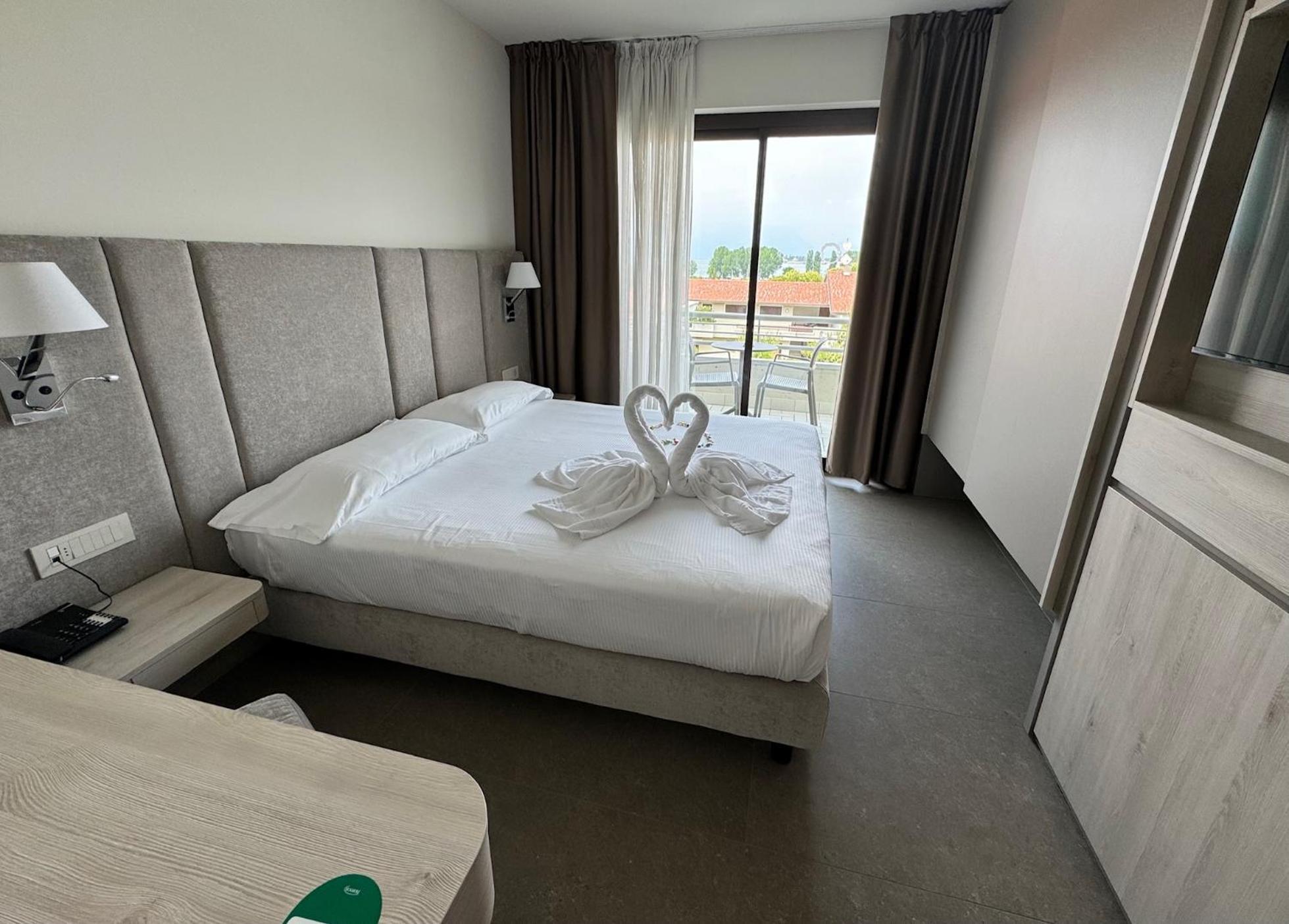 Hotel Porto Azzurro سيرمِيوني المظهر الخارجي الصورة